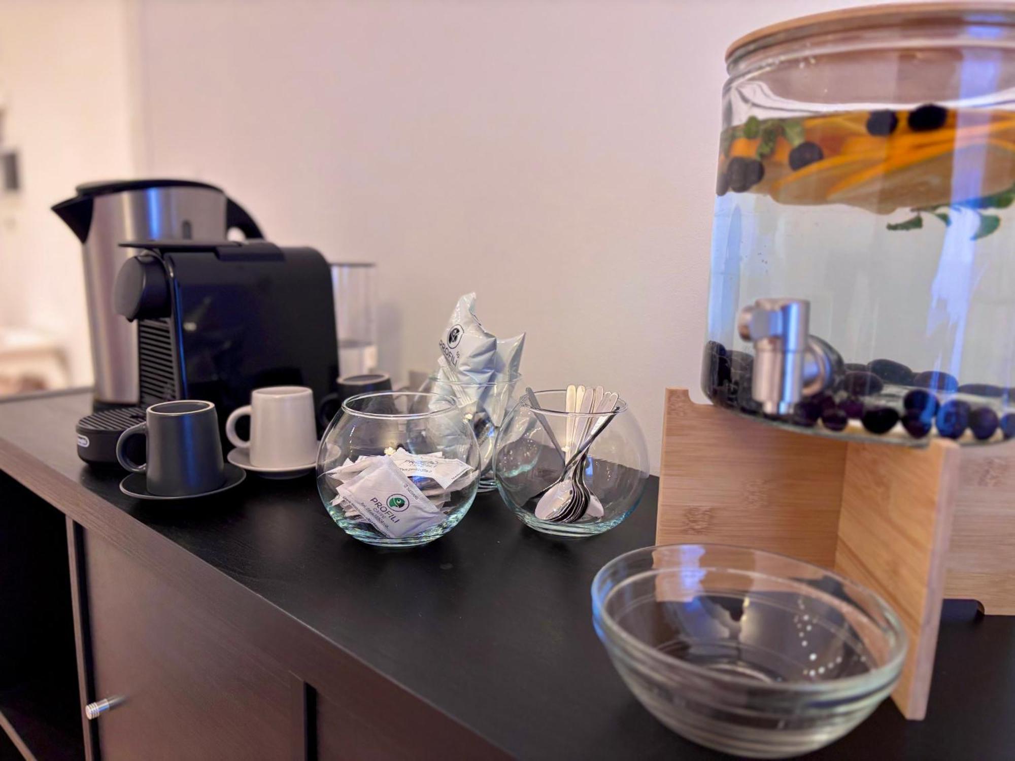 Rhome 34 로마 외부 사진